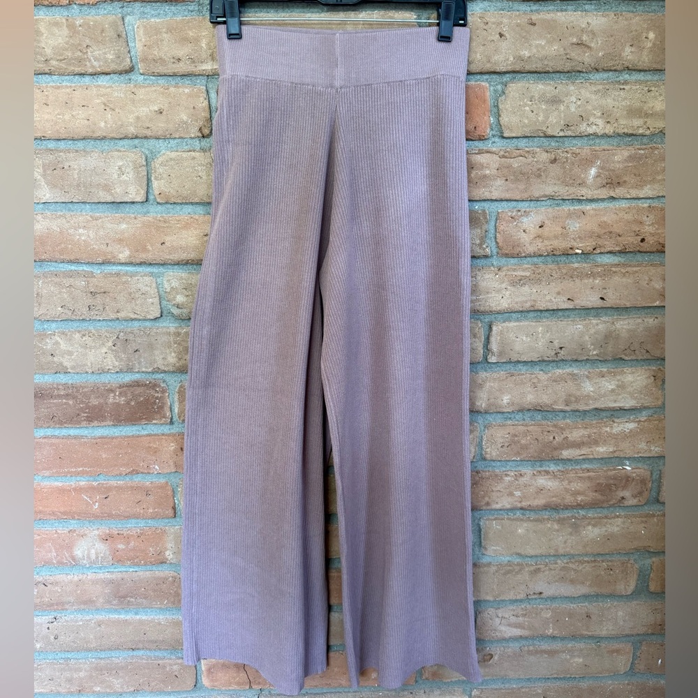 Wide-Leg Ribbed Knit Pants•NWT